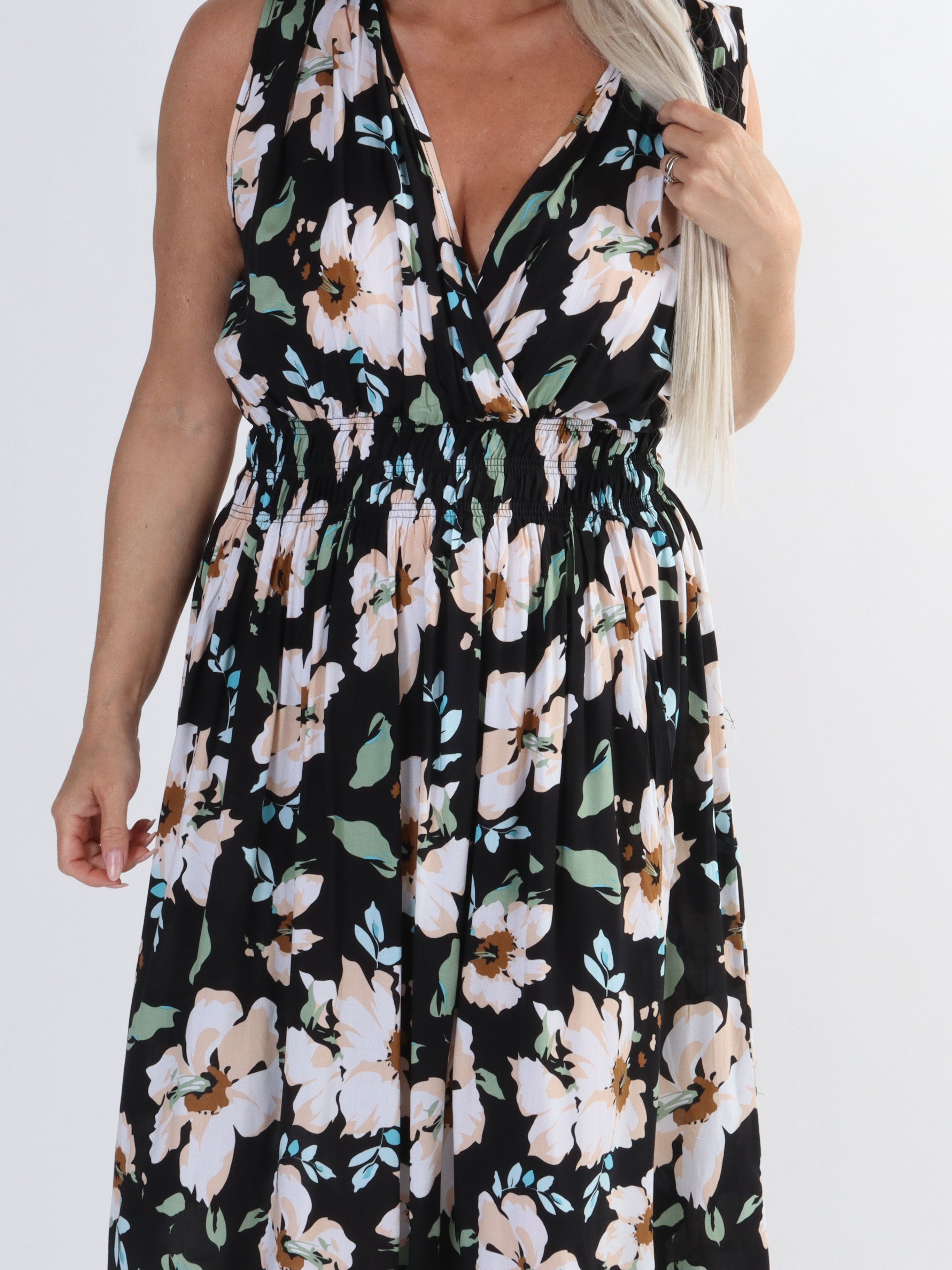 Izzy - Sød plus size sommerkjole i bomuld med elastik i taljen